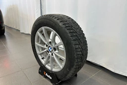musta BMW 320 2013 kuva 13.