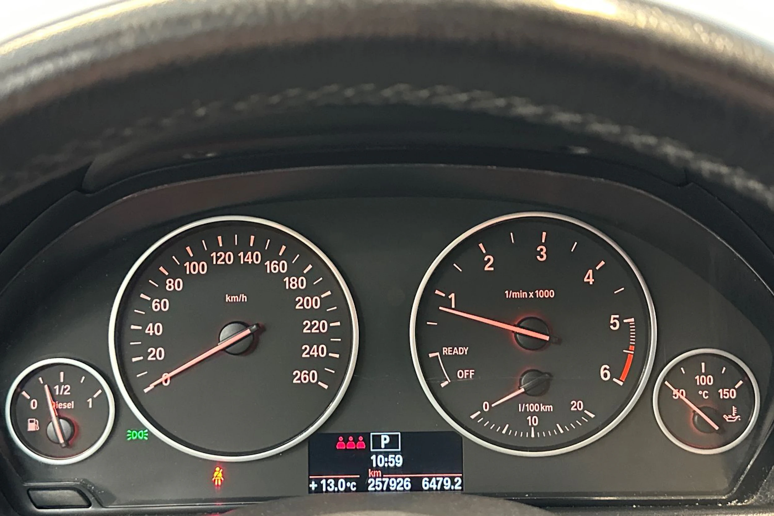 musta BMW 320 2013 kuva 16.