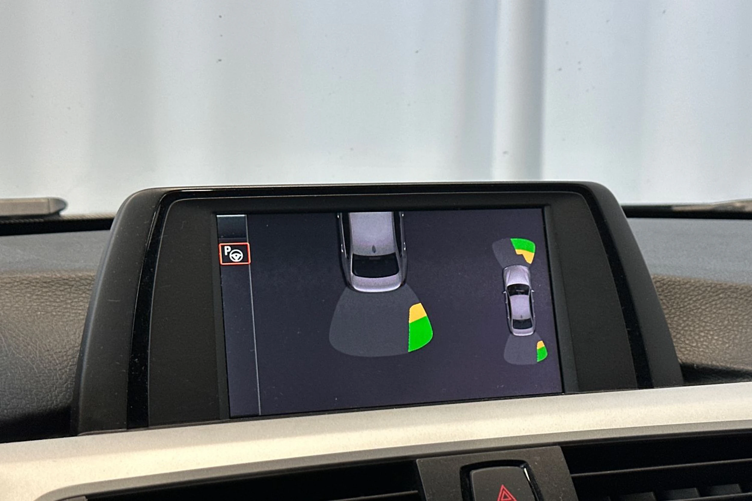musta BMW 320 2013 kuva 17.