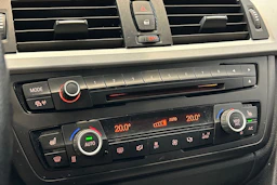 musta BMW 320 2013 kuva 19.