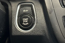musta BMW 320 2013 kuva 22.