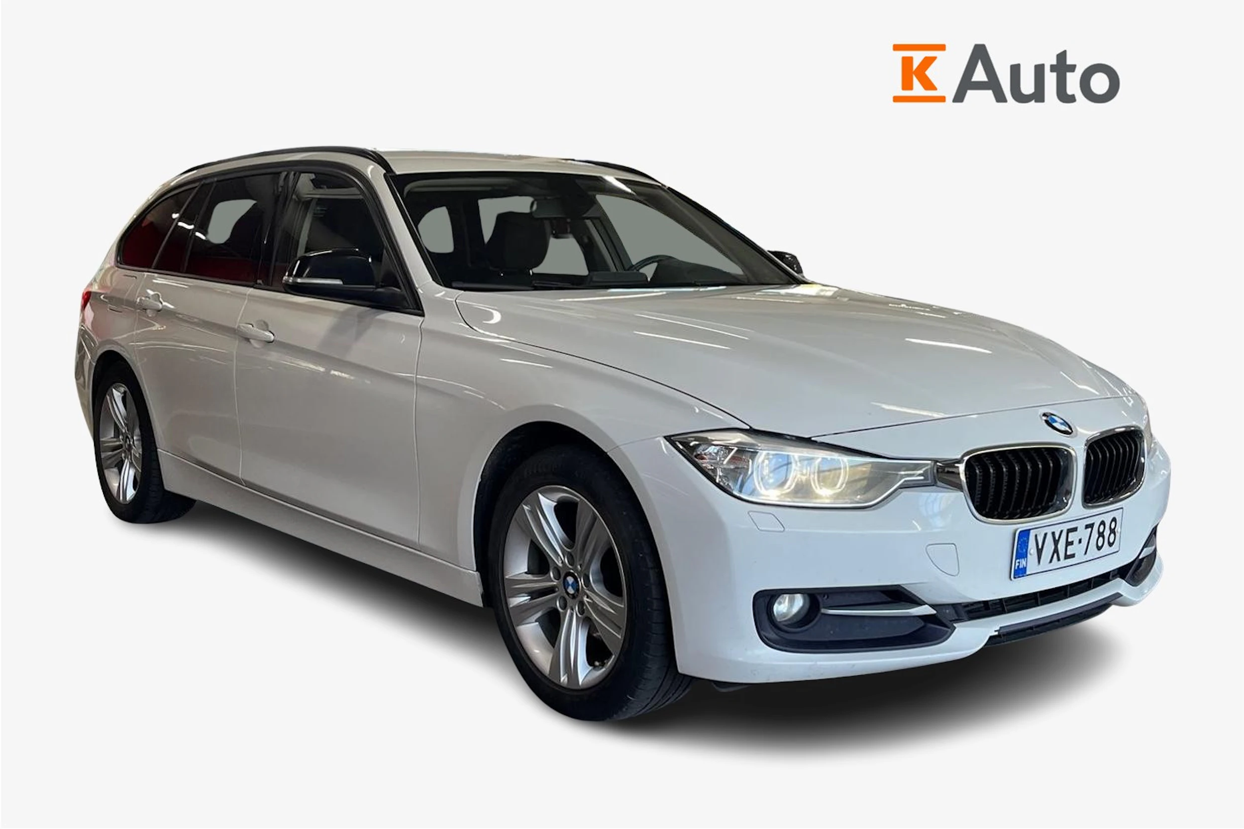 Valkoinen BMW 320 2014 kuva 1.