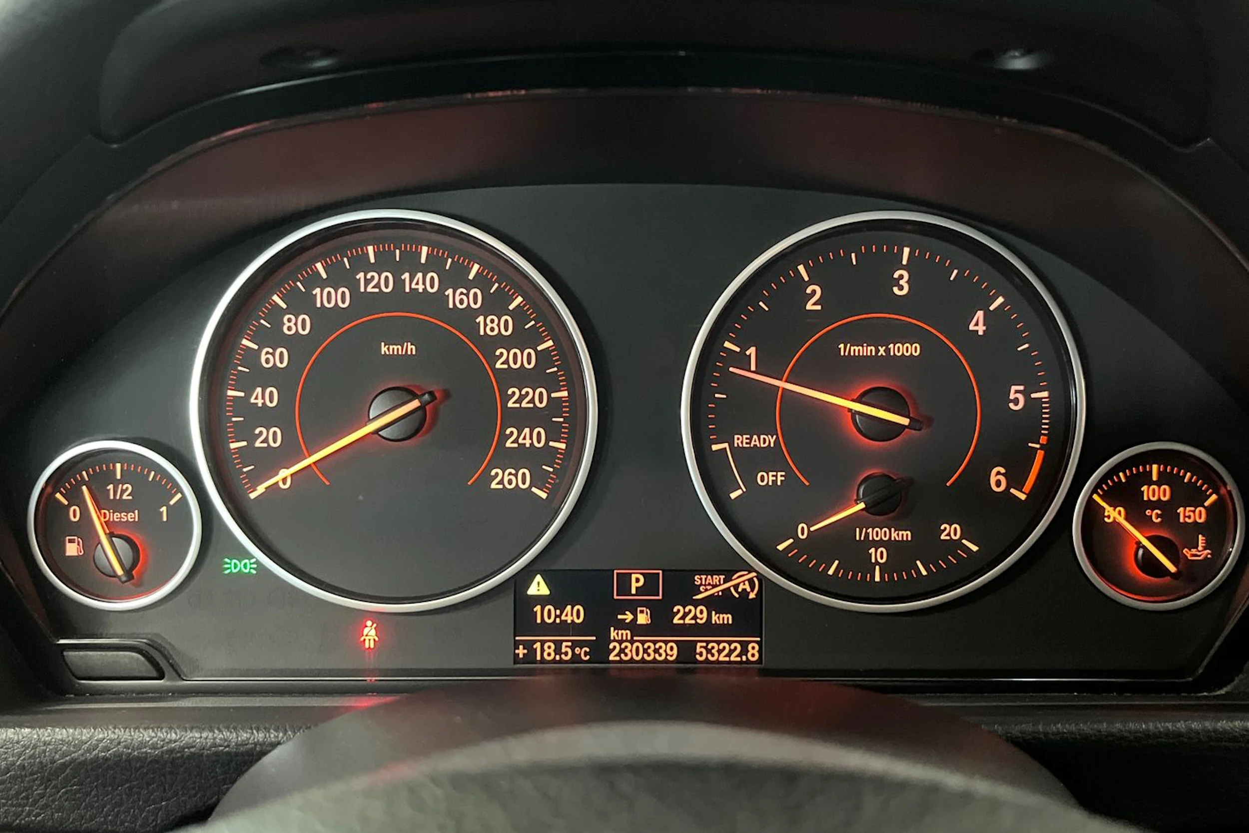Valkoinen BMW 320 2014 kuva 12.
