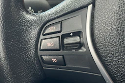 Valkoinen BMW 320 2014 kuva 14.