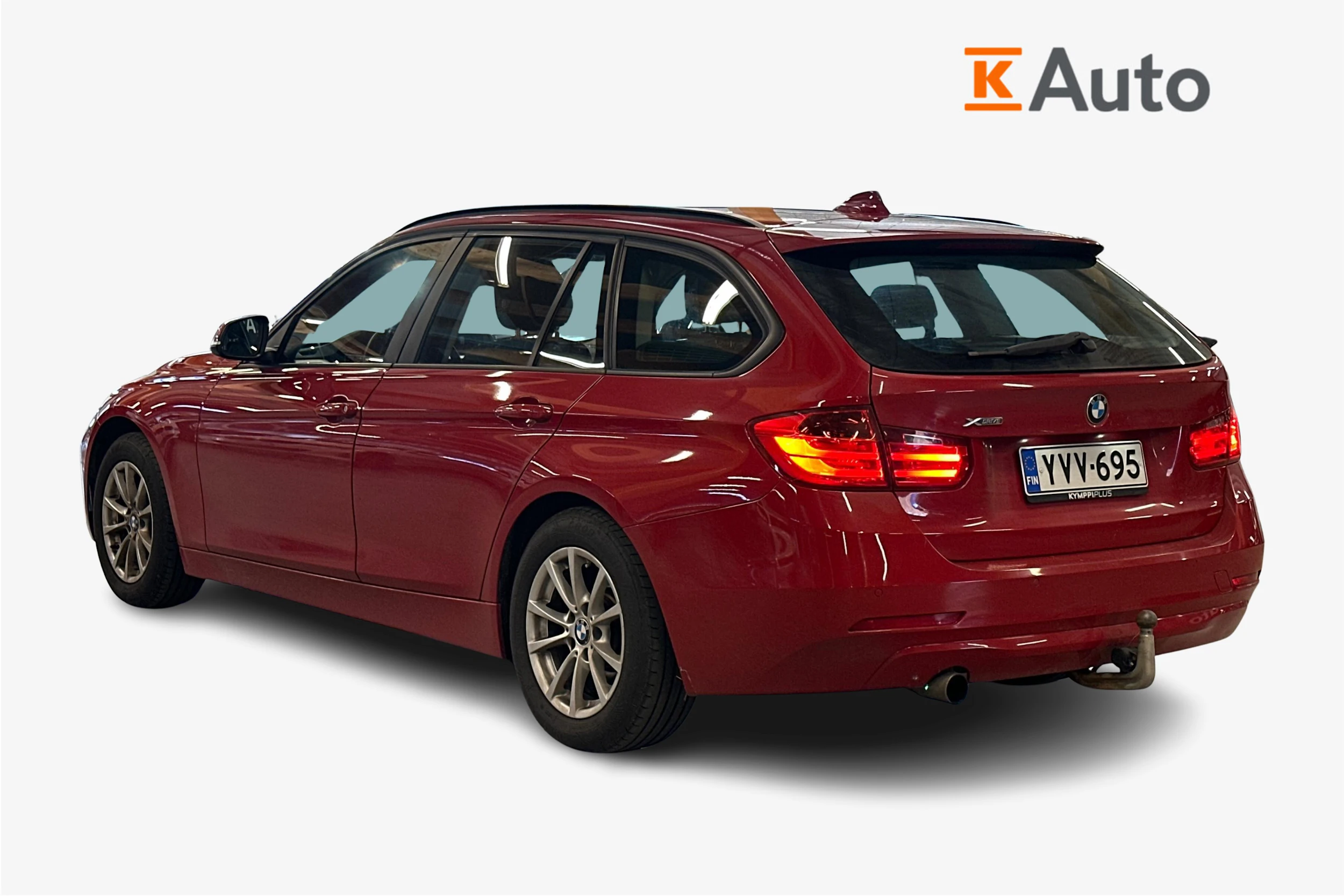 punainen BMW 320 2013 kuva 2.