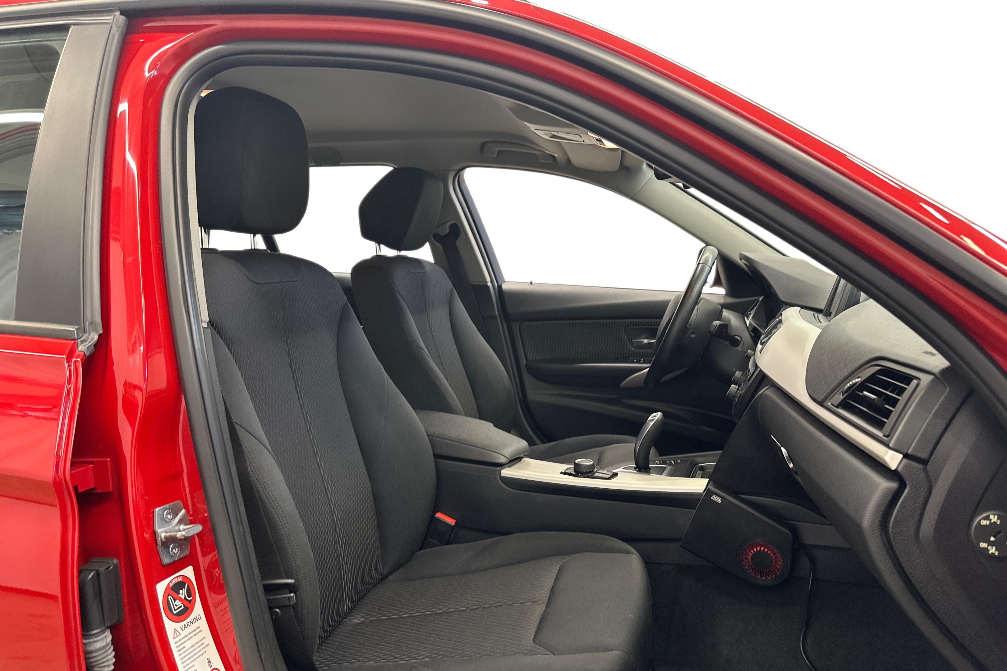 BMW 320 2013, bild 7/24