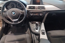 harmaa BMW 320 2013 kuva 9.
