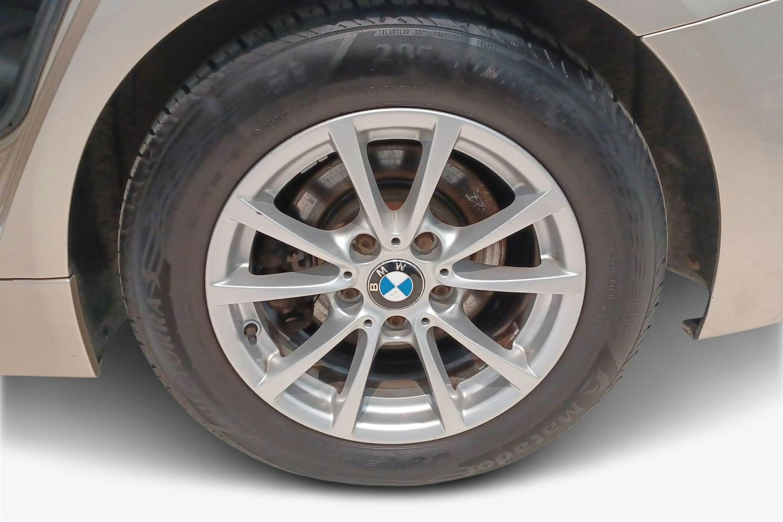 harmaa BMW 320 2013 kuva 11.