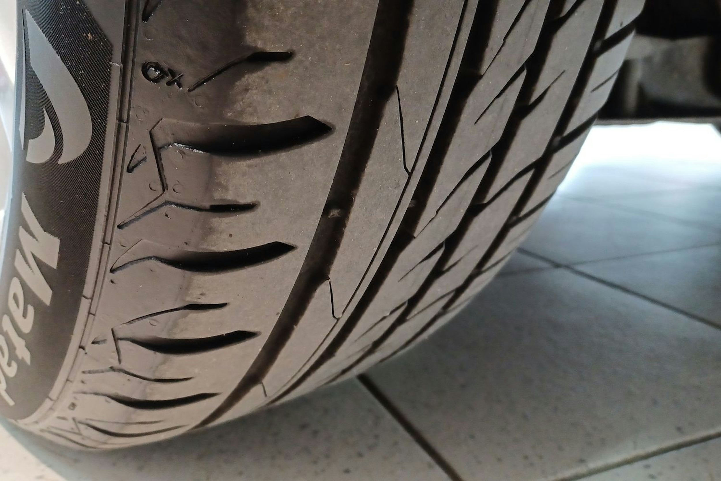 harmaa BMW 320 2013 kuva 13.