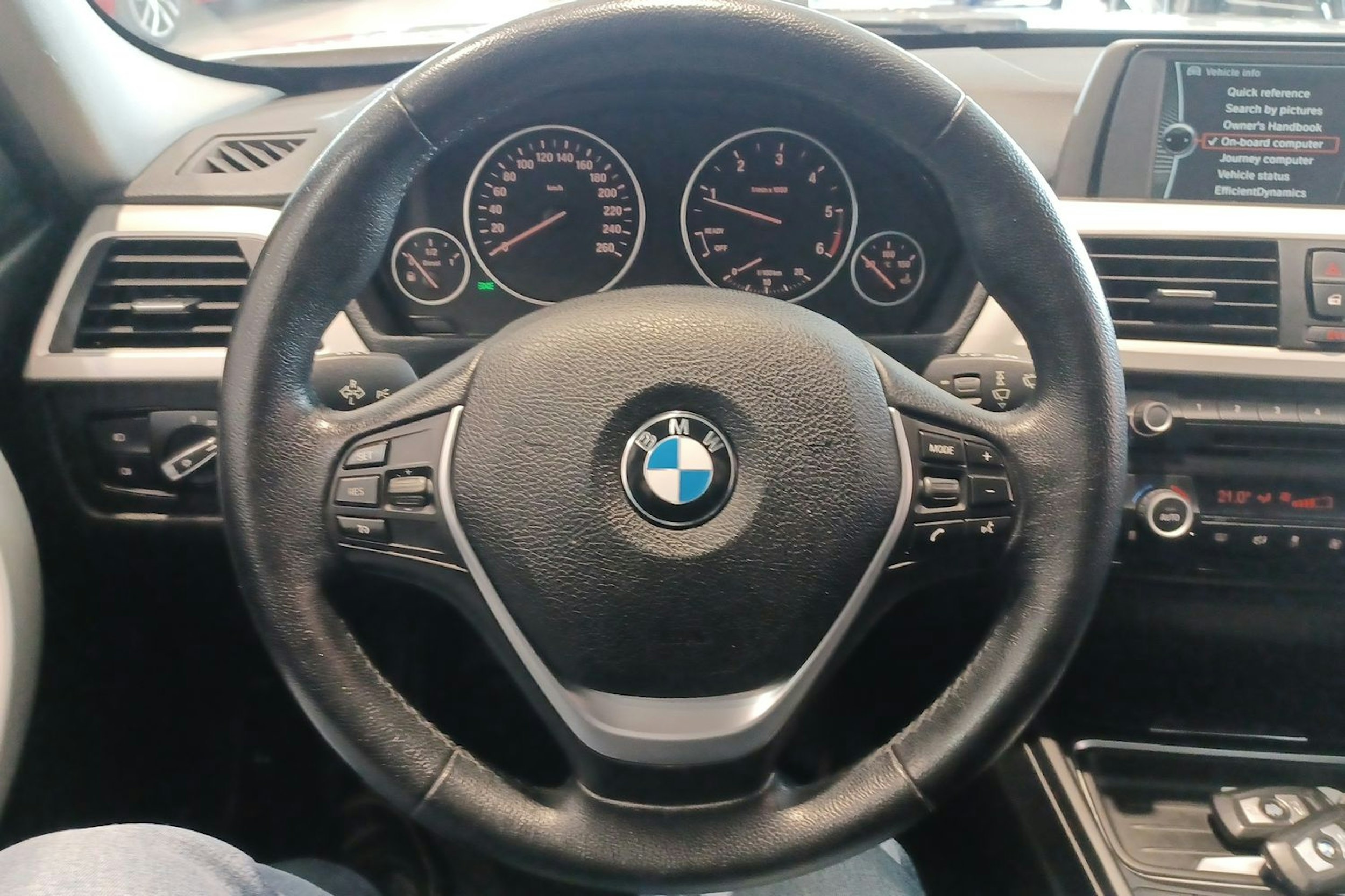 harmaa BMW 320 2013 kuva 18.