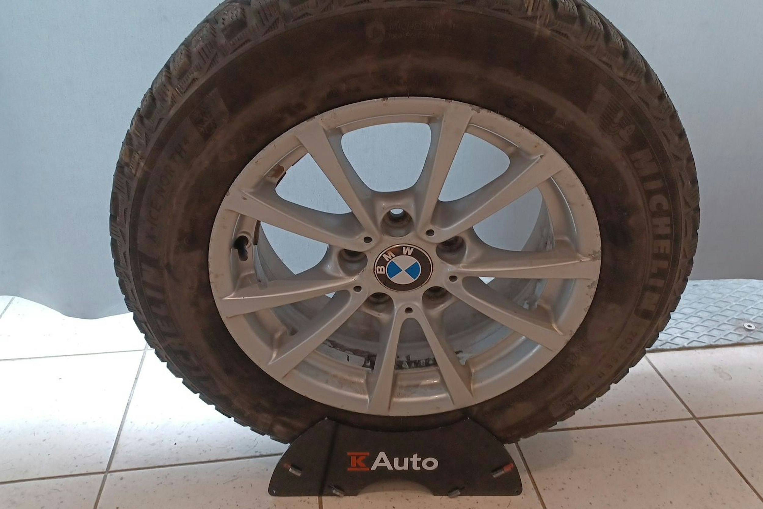 harmaa BMW 320 2013 kuva 26.