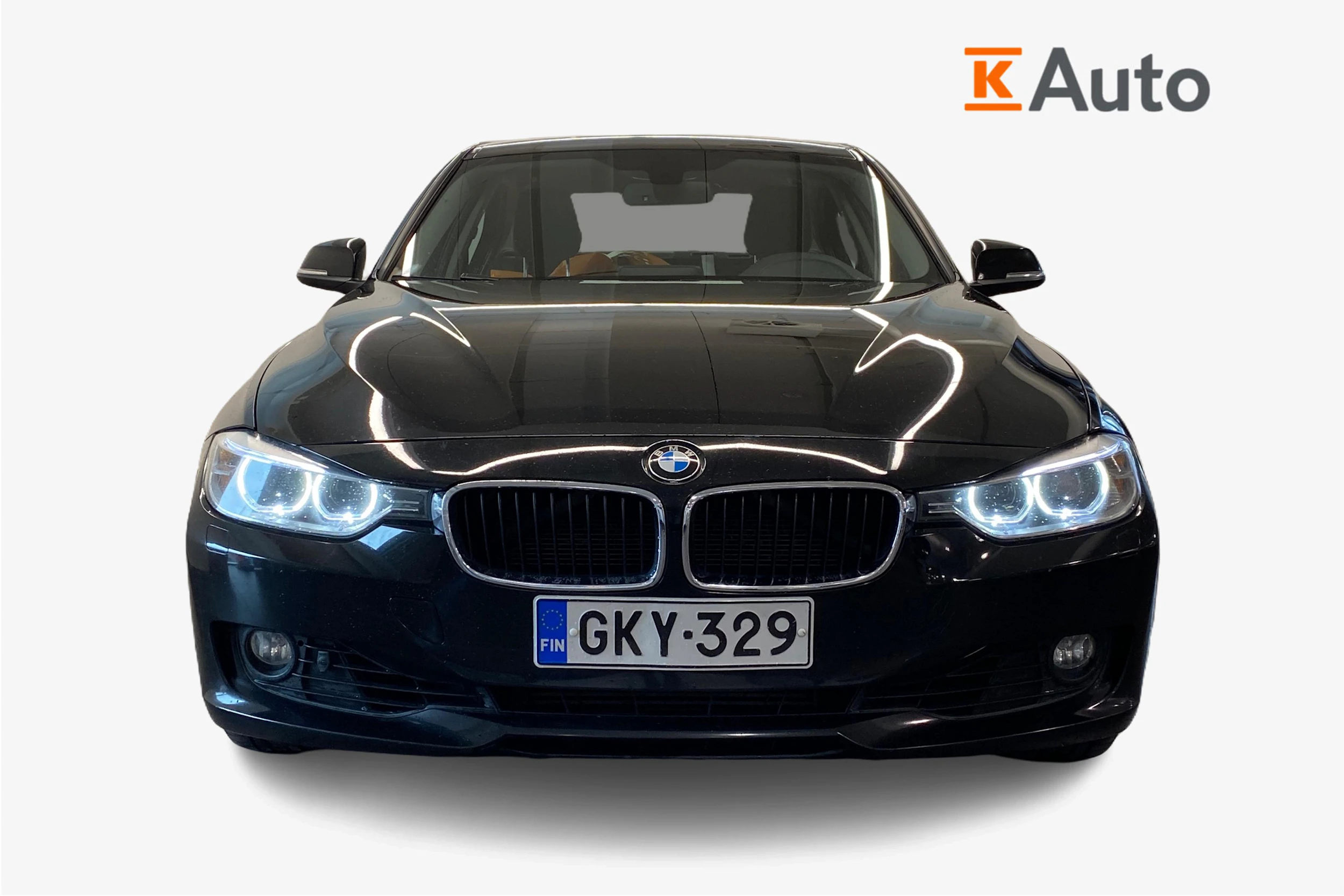musta BMW 320 2014 kuva 4.