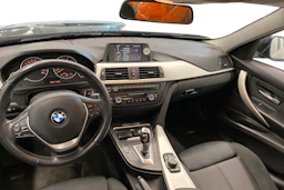 musta BMW 320 2014 kuva 7.