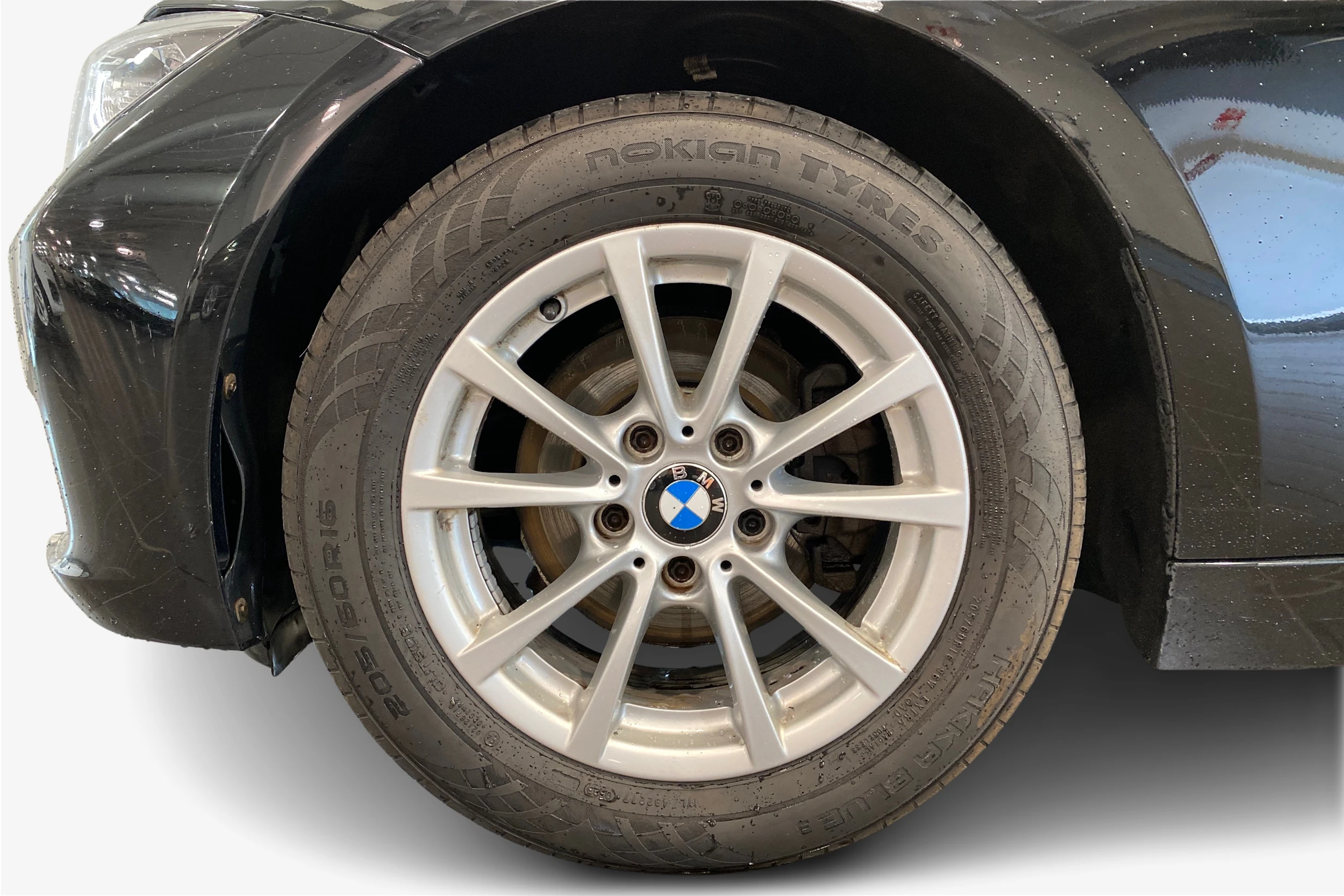 musta BMW 320 2014 kuva 9.