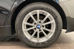musta BMW 320 2014 kuva 10.