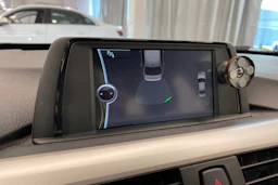 musta BMW 320 2014 kuva 12.