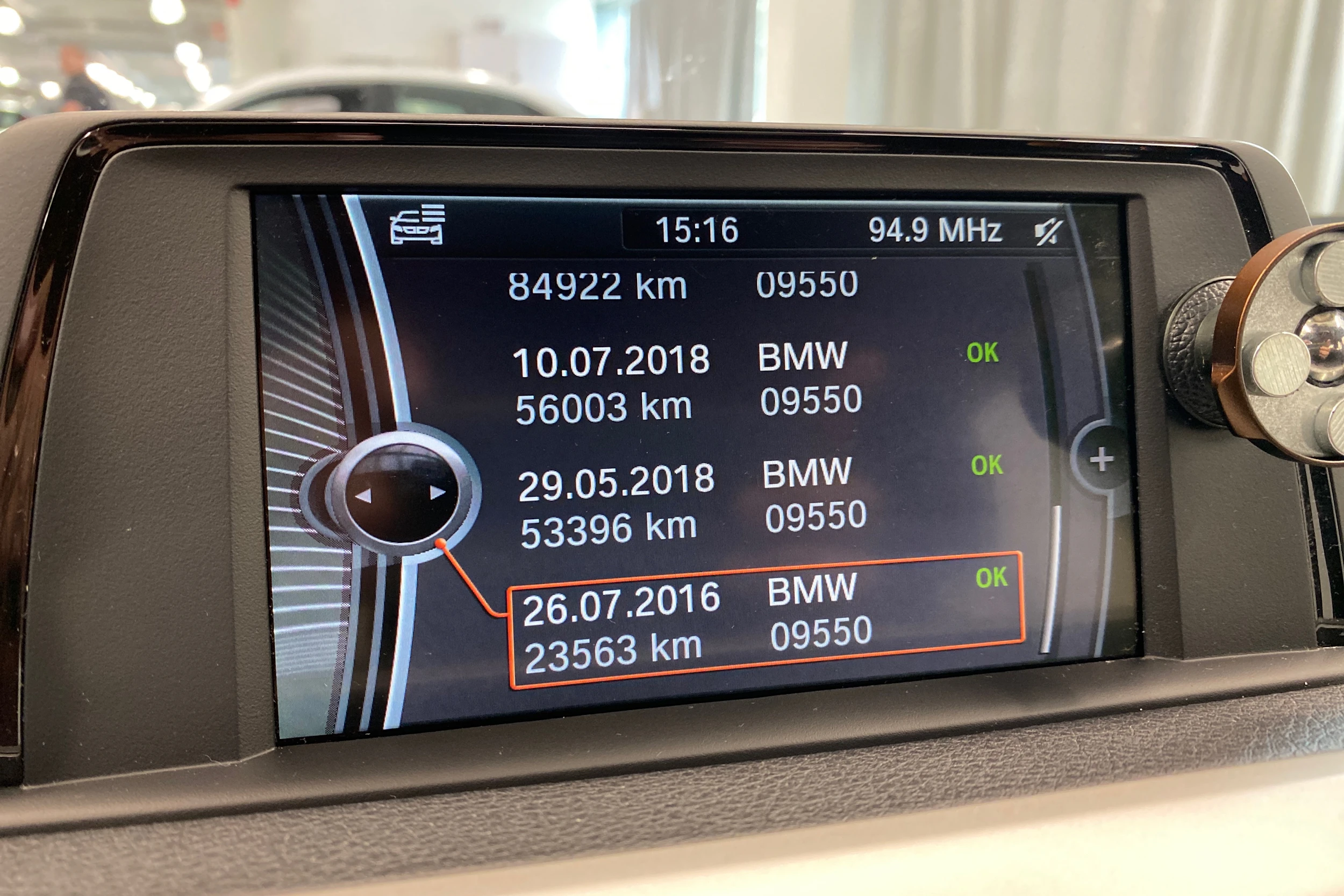 musta BMW 320 2014 kuva 17.