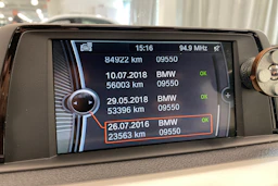 musta BMW 320 2014 kuva 17.