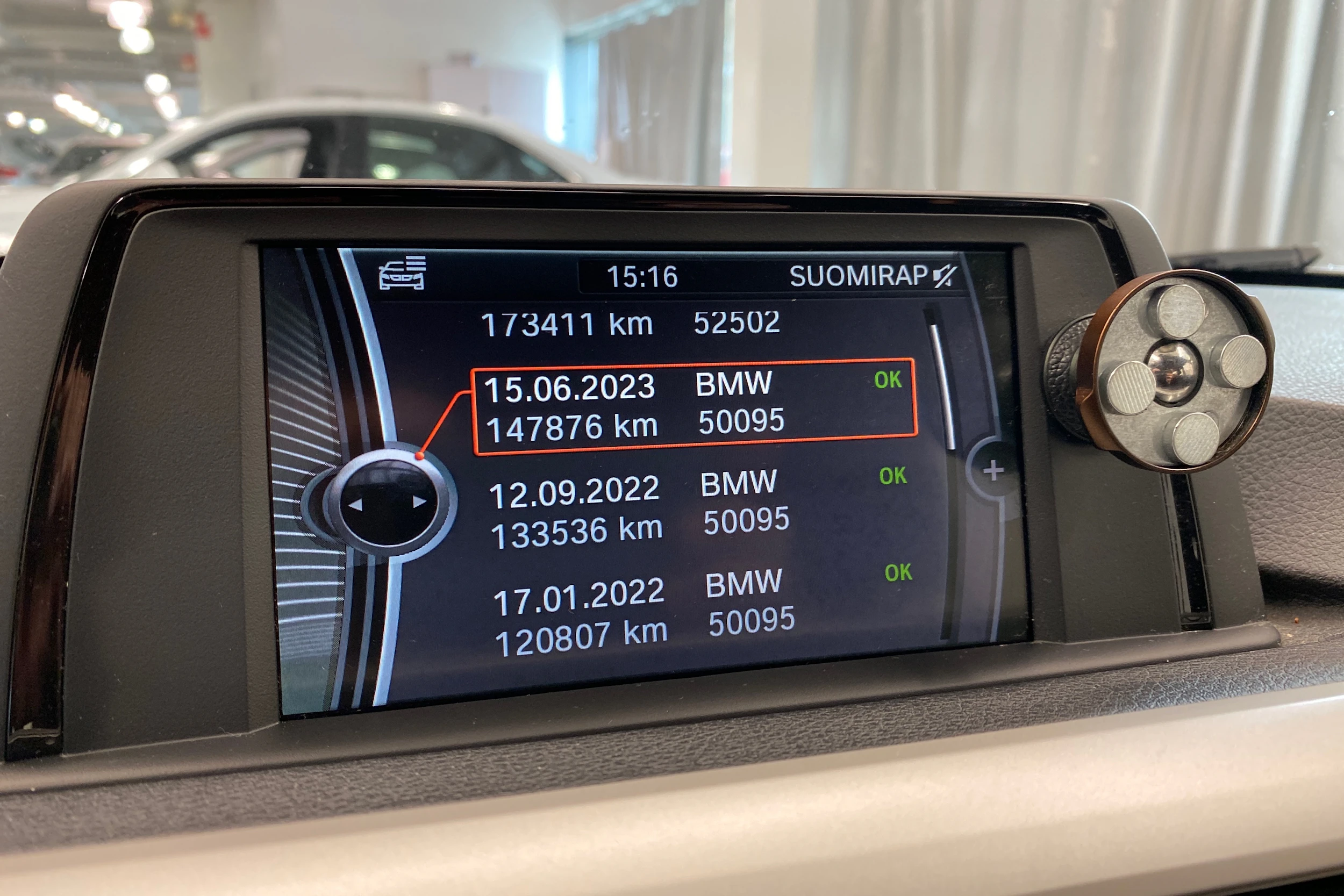 musta BMW 320 2014 kuva 19.