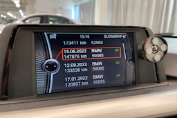 musta BMW 320 2014 kuva 19.