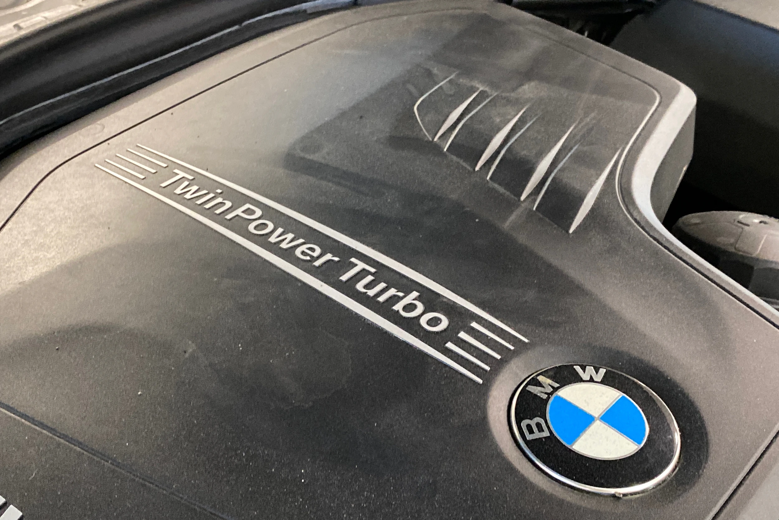 musta BMW 320 2014 kuva 28.