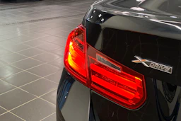 musta BMW 320 2014 kuva 31.