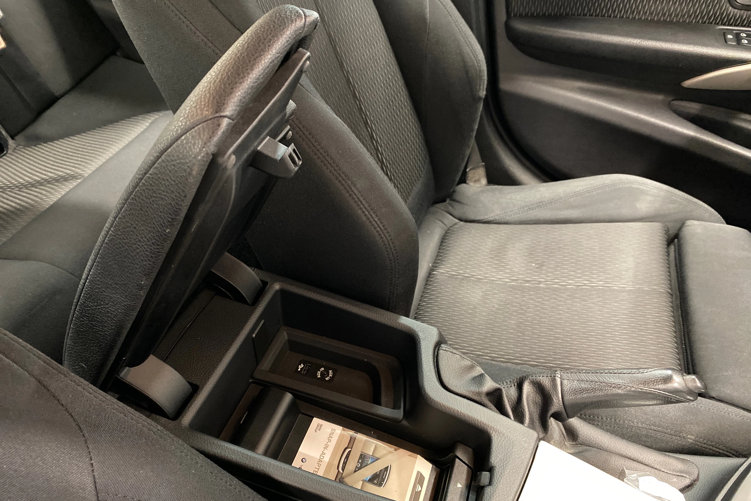 musta BMW 320 2014 kuva 37.