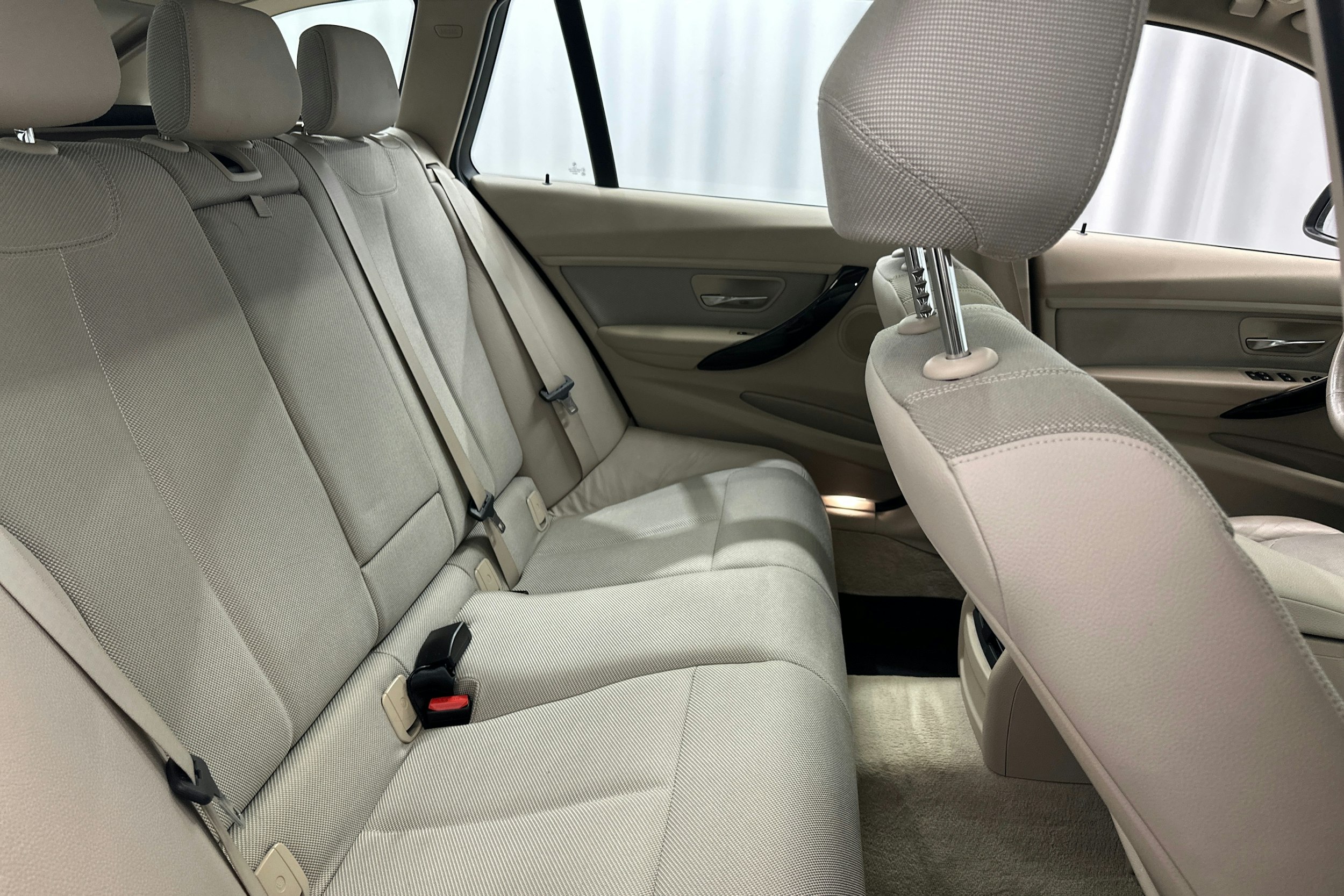 met. hopea BMW 320 2014 kuva 13.