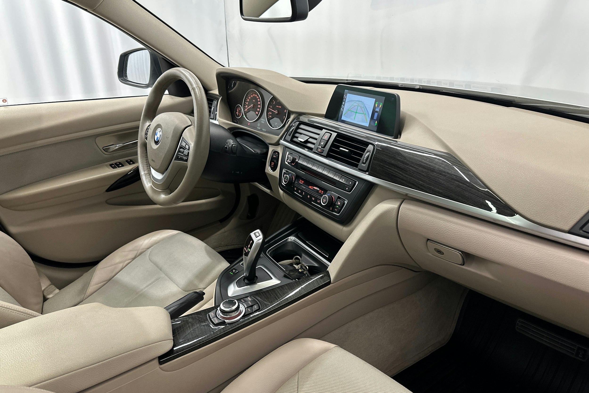 met. hopea BMW 320 2014 kuva 14.