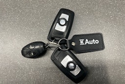 sininen BMW 320 2014 kuva 26.
