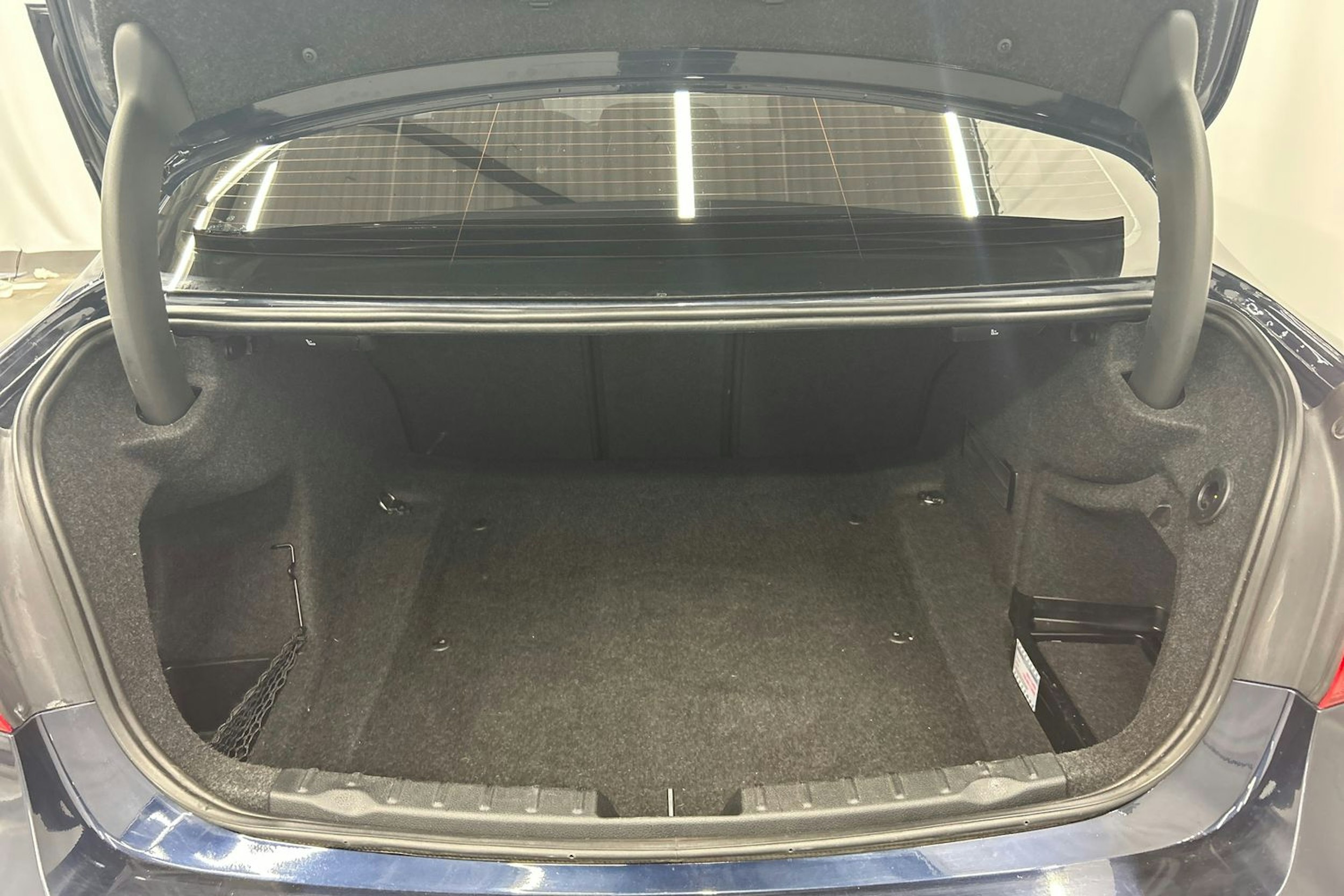 sininen BMW 320 2014 kuva 27.