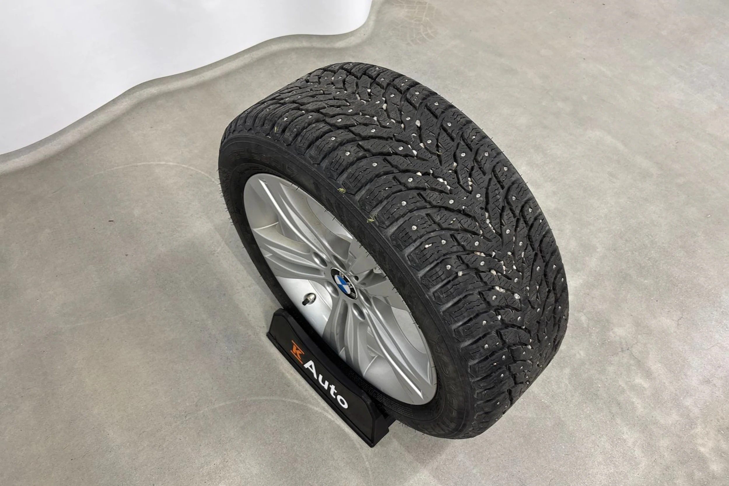 musta BMW 320 2015 kuva 10.