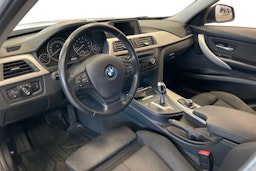 Valkoinen BMW 320 2015 kuva 7.