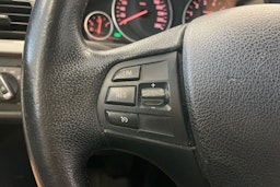 Valkoinen BMW 320 2015 kuva 19.
