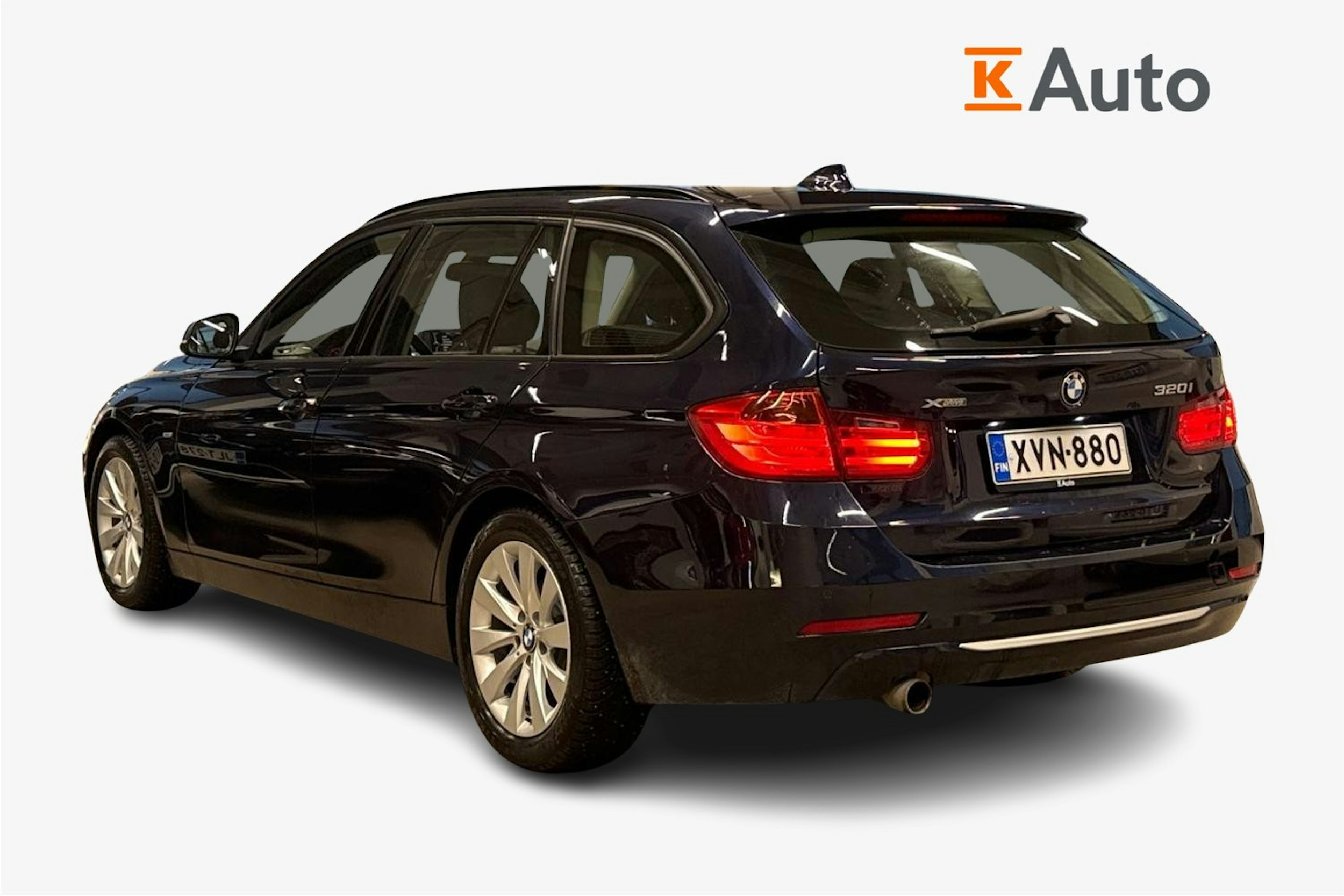 Sininen BMW 320 2014 kuva 2.