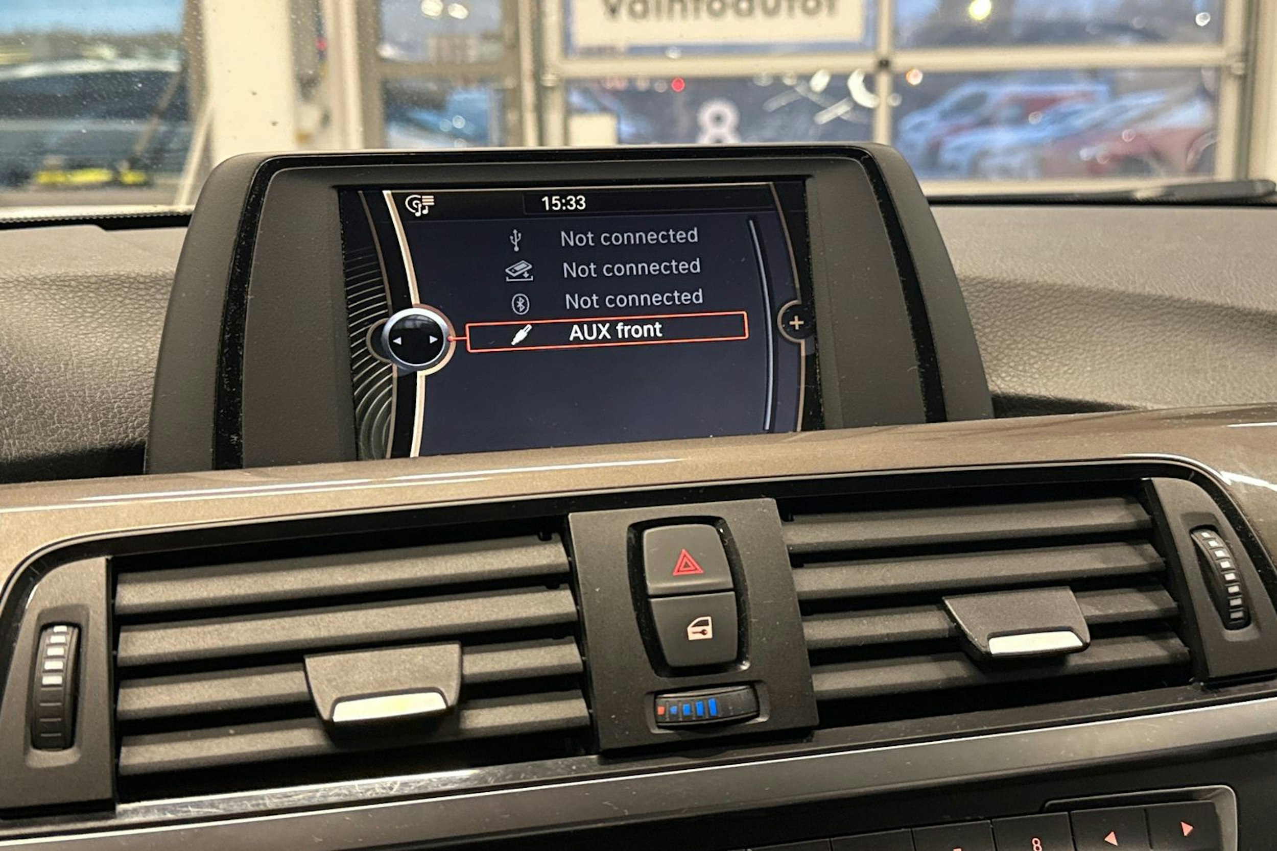 Sininen BMW 320 2014 kuva 15.