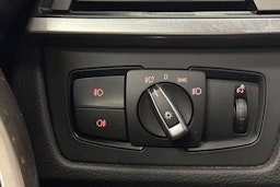 Sininen BMW 320 2014 kuva 16.