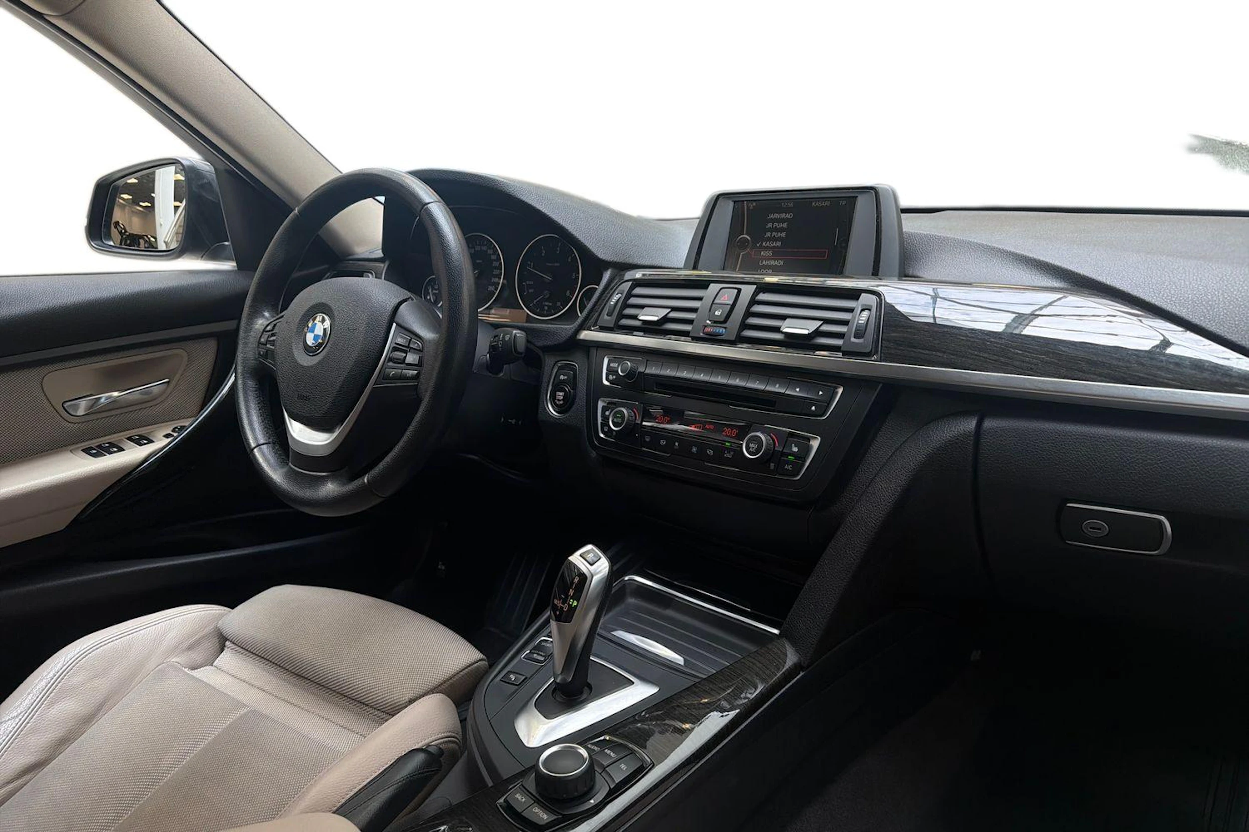 harmaa BMW 320 2014 kuva 7.