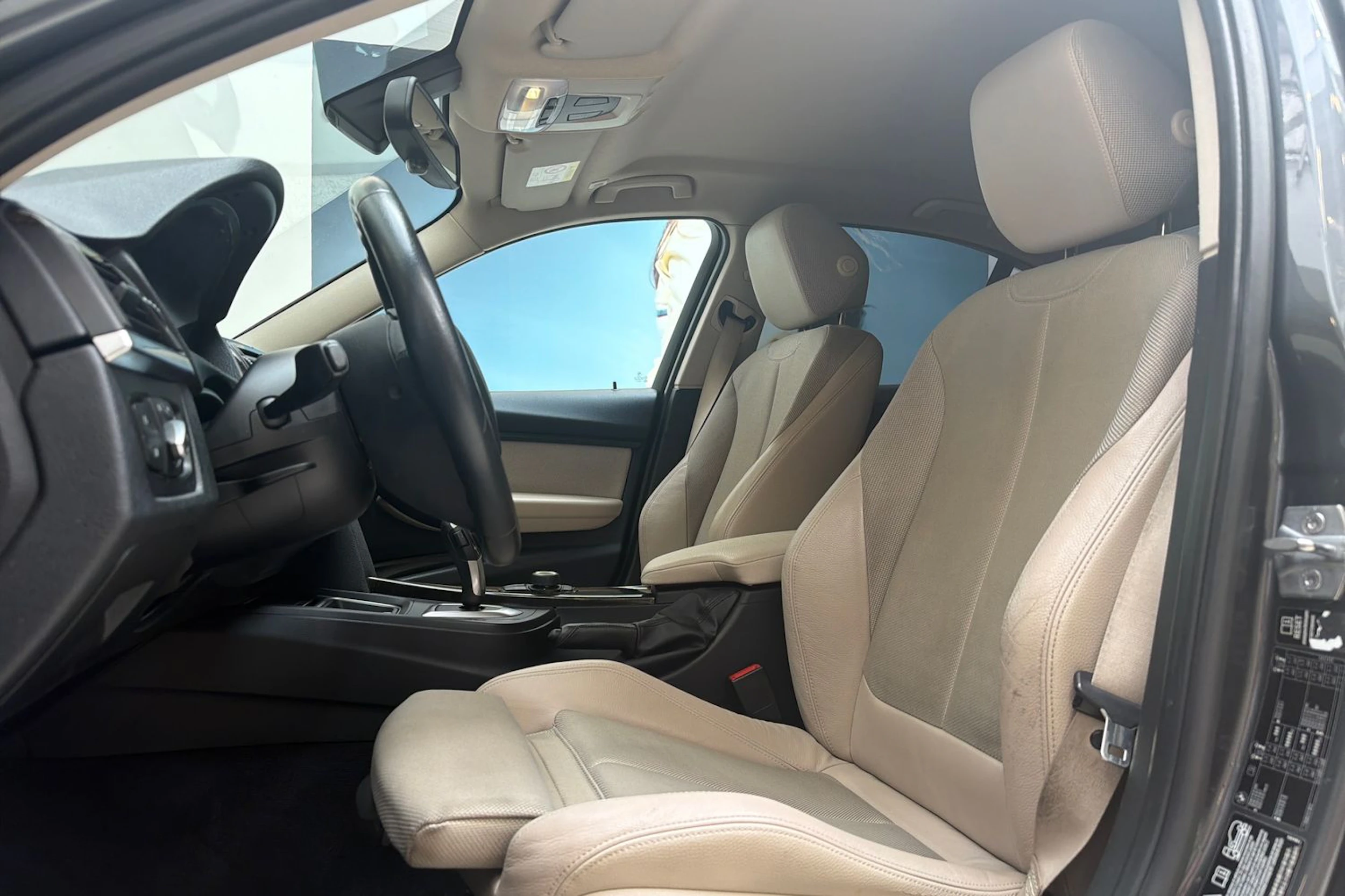 harmaa BMW 320 2014 kuva 11.