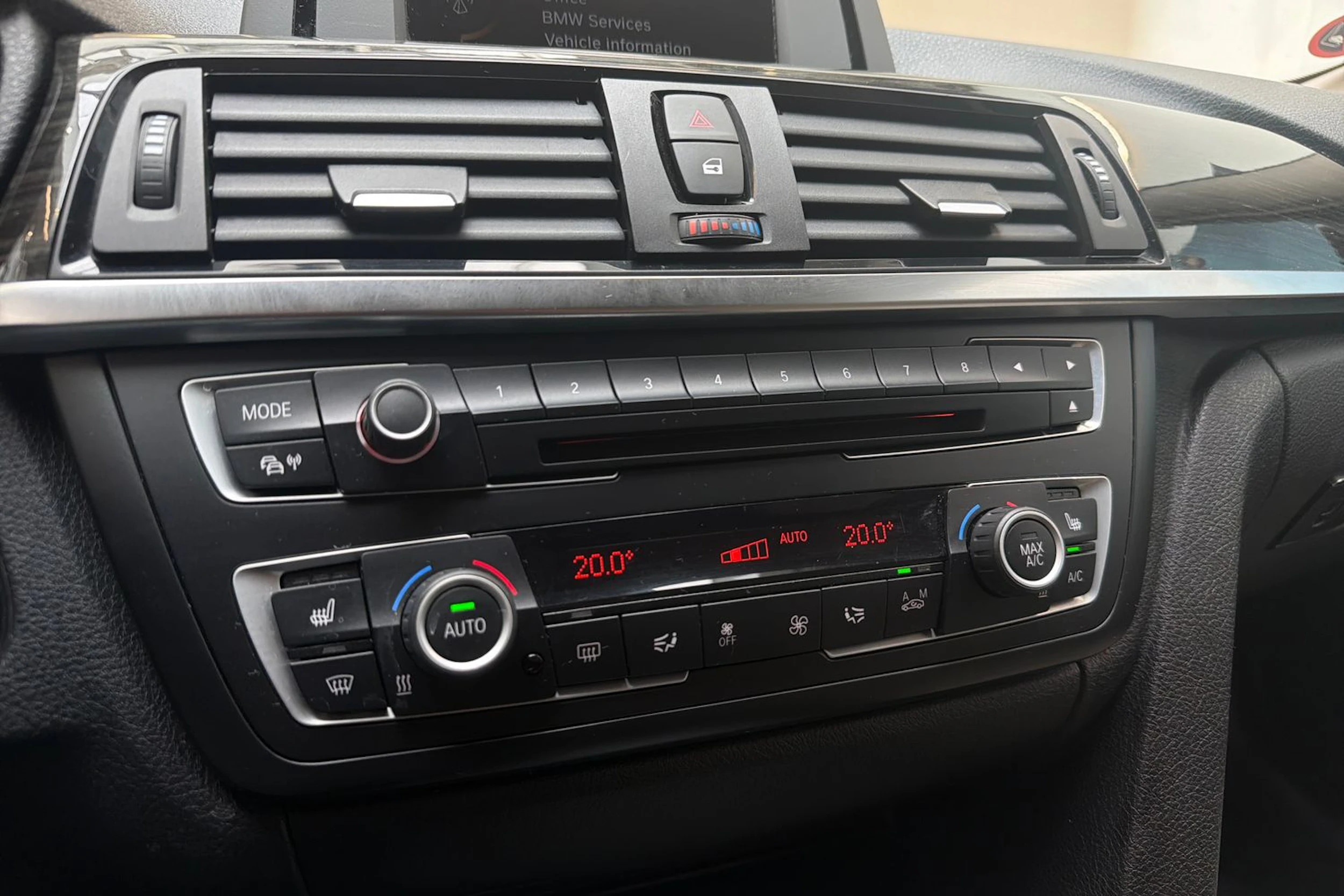 harmaa BMW 320 2014 kuva 19.