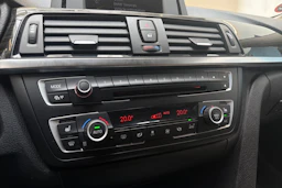 harmaa BMW 320 2014 kuva 19.