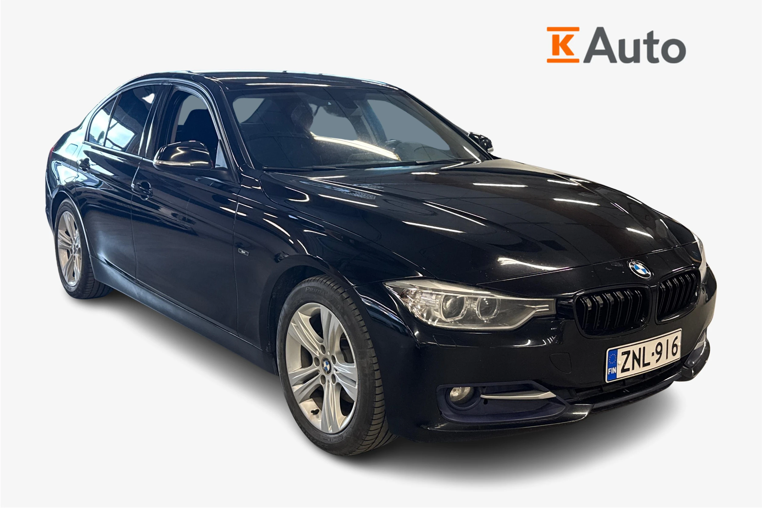 musta BMW 320 2014 kuva 1.