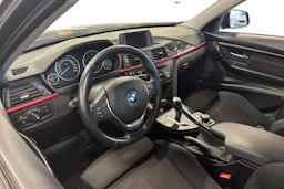 musta BMW 320 2014 kuva 3.