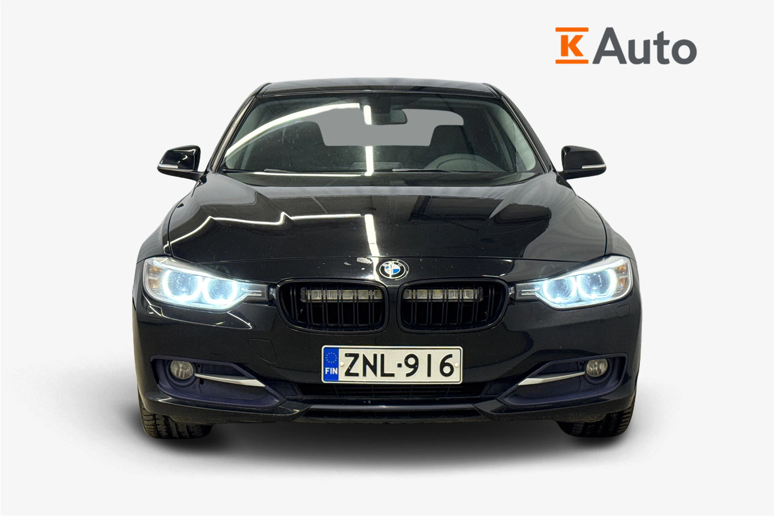 musta BMW 320 2014 kuva 4.