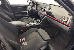 musta BMW 320 2014 kuva 7.