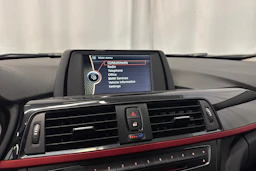 musta BMW 320 2014 kuva 18.