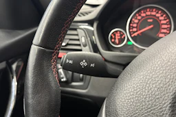 musta BMW 320 2014 kuva 22.