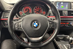 musta BMW 320 2014 kuva 23.