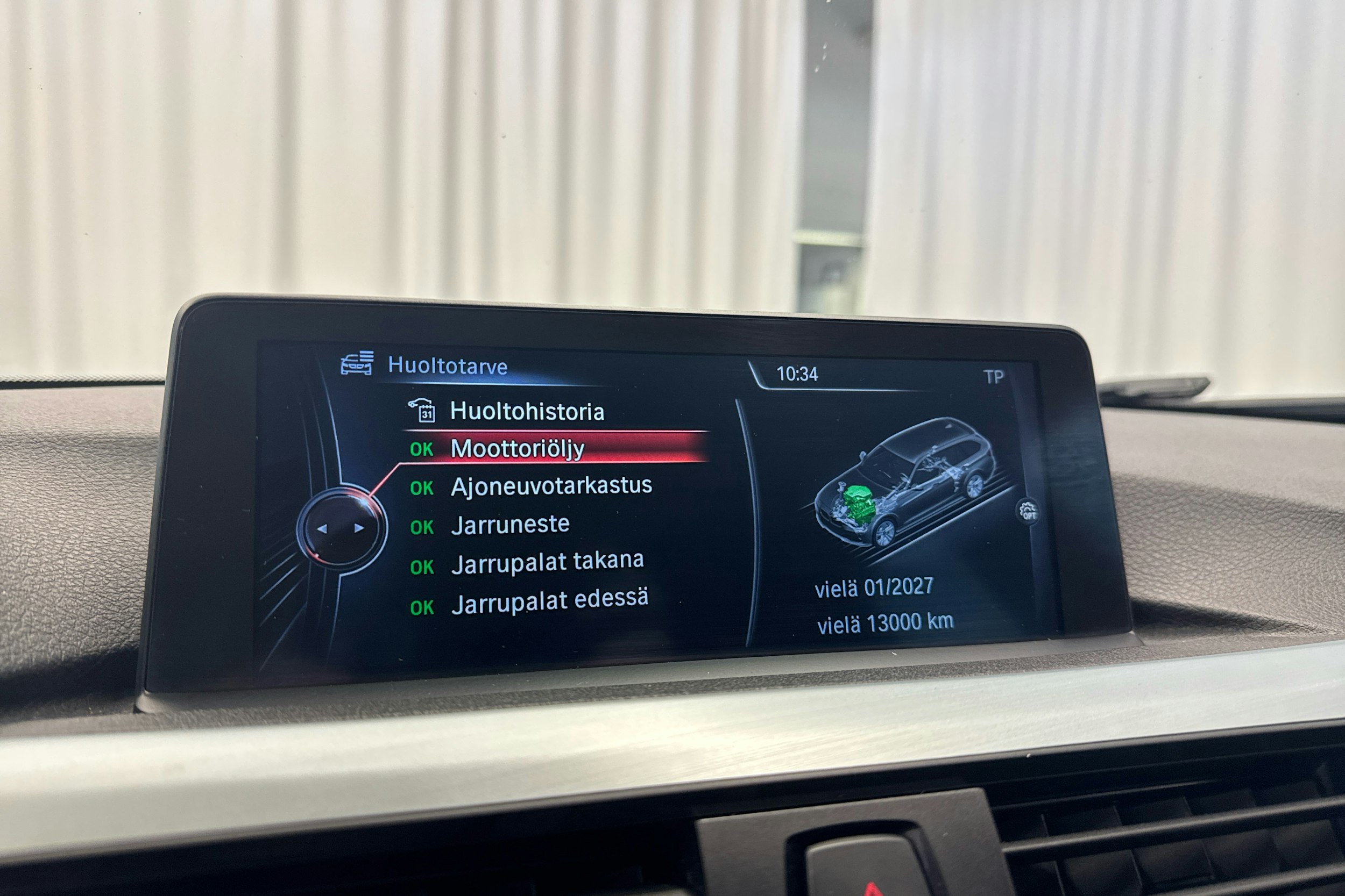 valkoinen BMW 320 2015 kuva 16.