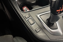 valkoinen BMW 320 2015 kuva 20.
